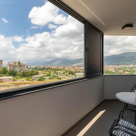 Empress Apartment *