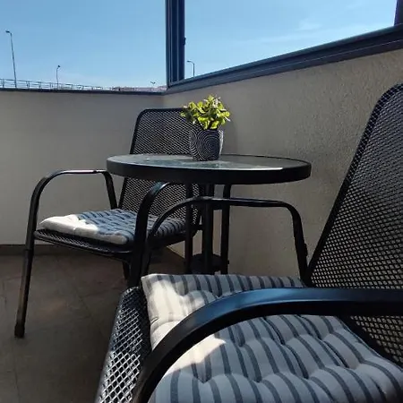 Empress Apartment *