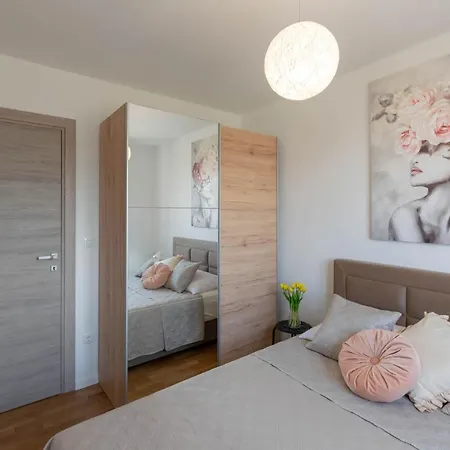 アパート Empress